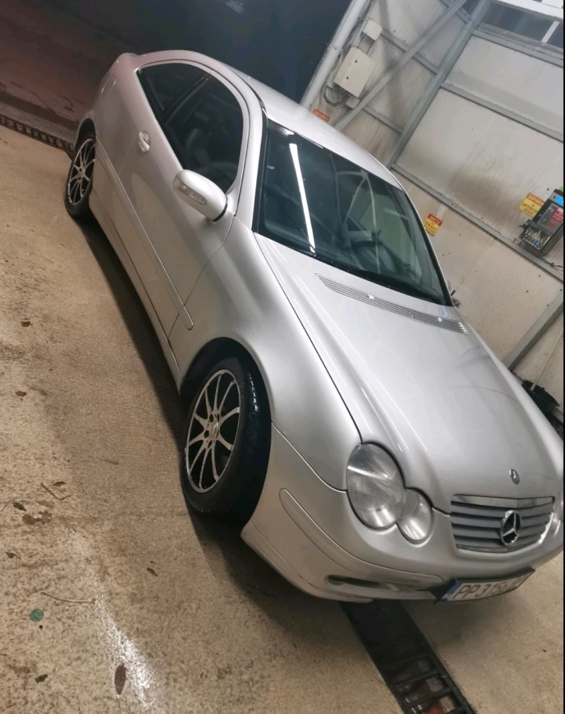 Mercedes-Benz C 220 2.2, снимка 1 - Автомобили и джипове - 48261316