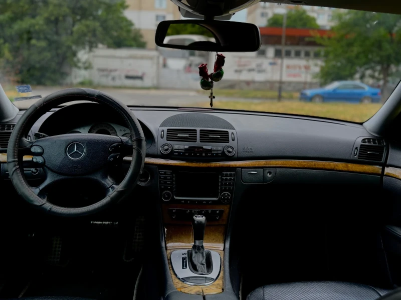 Mercedes-Benz 320, снимка 14 - Автомобили и джипове - 53286319