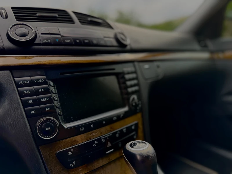 Mercedes-Benz 320, снимка 10 - Автомобили и джипове - 53286319