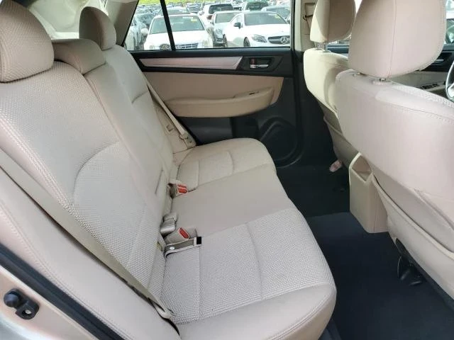 Subaru Outback, снимка 10 - Автомобили и джипове - 48720147