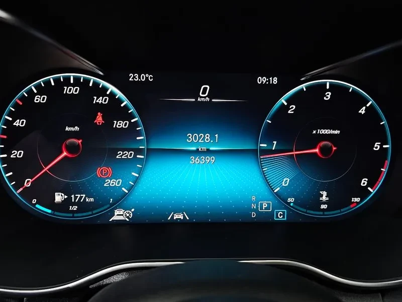 Mercedes-Benz C 220 4MATIC, снимка 8 - Автомобили и джипове - 54287277