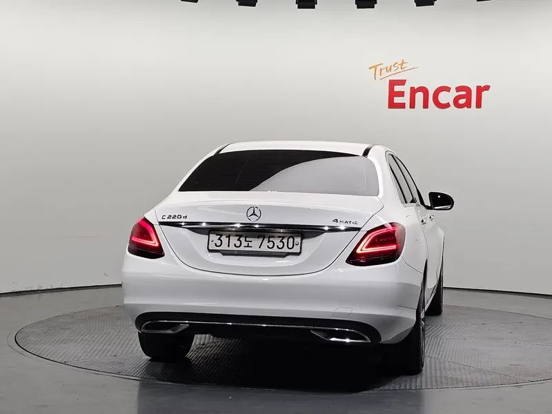 Mercedes-Benz C 220 4MATIC, снимка 4 - Автомобили и джипове - 54287277