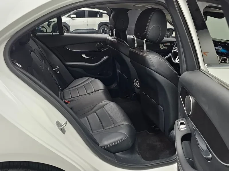 Mercedes-Benz C 220 4MATIC, снимка 11 - Автомобили и джипове - 54287277