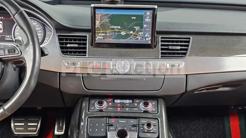 Audi S8 360| ОБДУХВАНЕ| DISTRONIC| ВКЛ.ТЕХНОТЕСТ, снимка 7 - Автомобили и джипове - 54682397