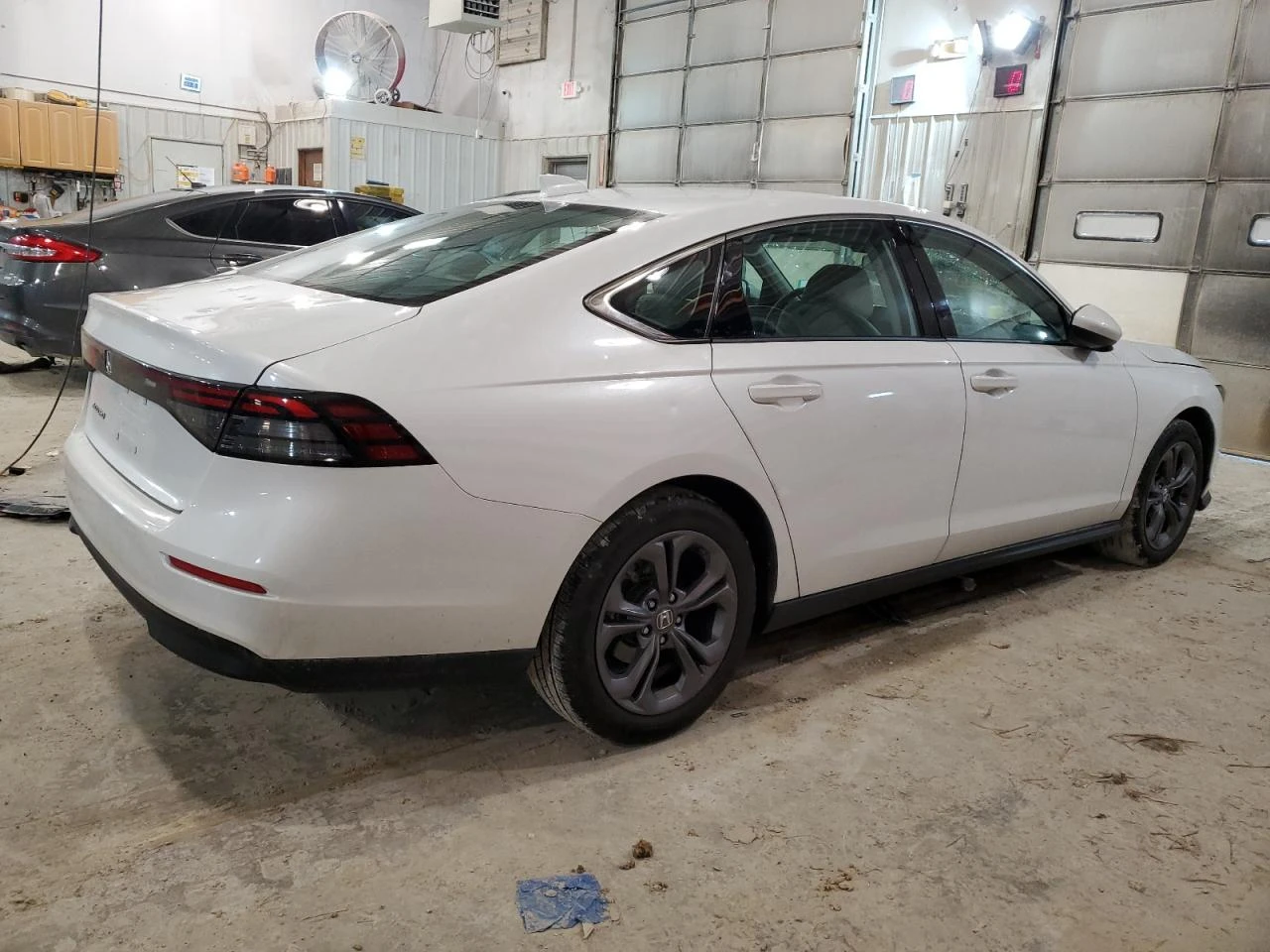 Honda Accord EX * 1.5T * Дистроник - изображение 6