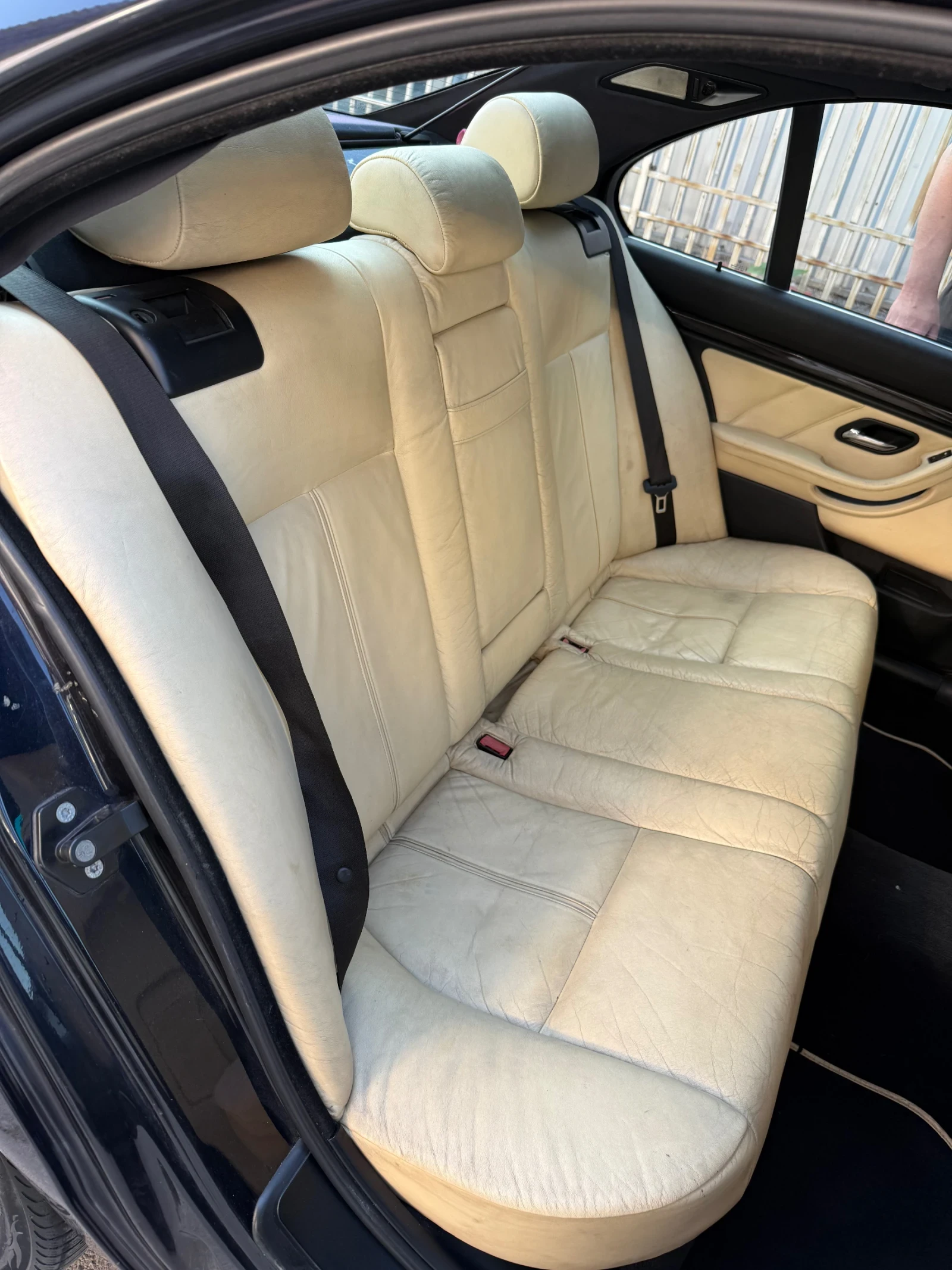 BMW 525 INDIVIDUAL - изображение 8