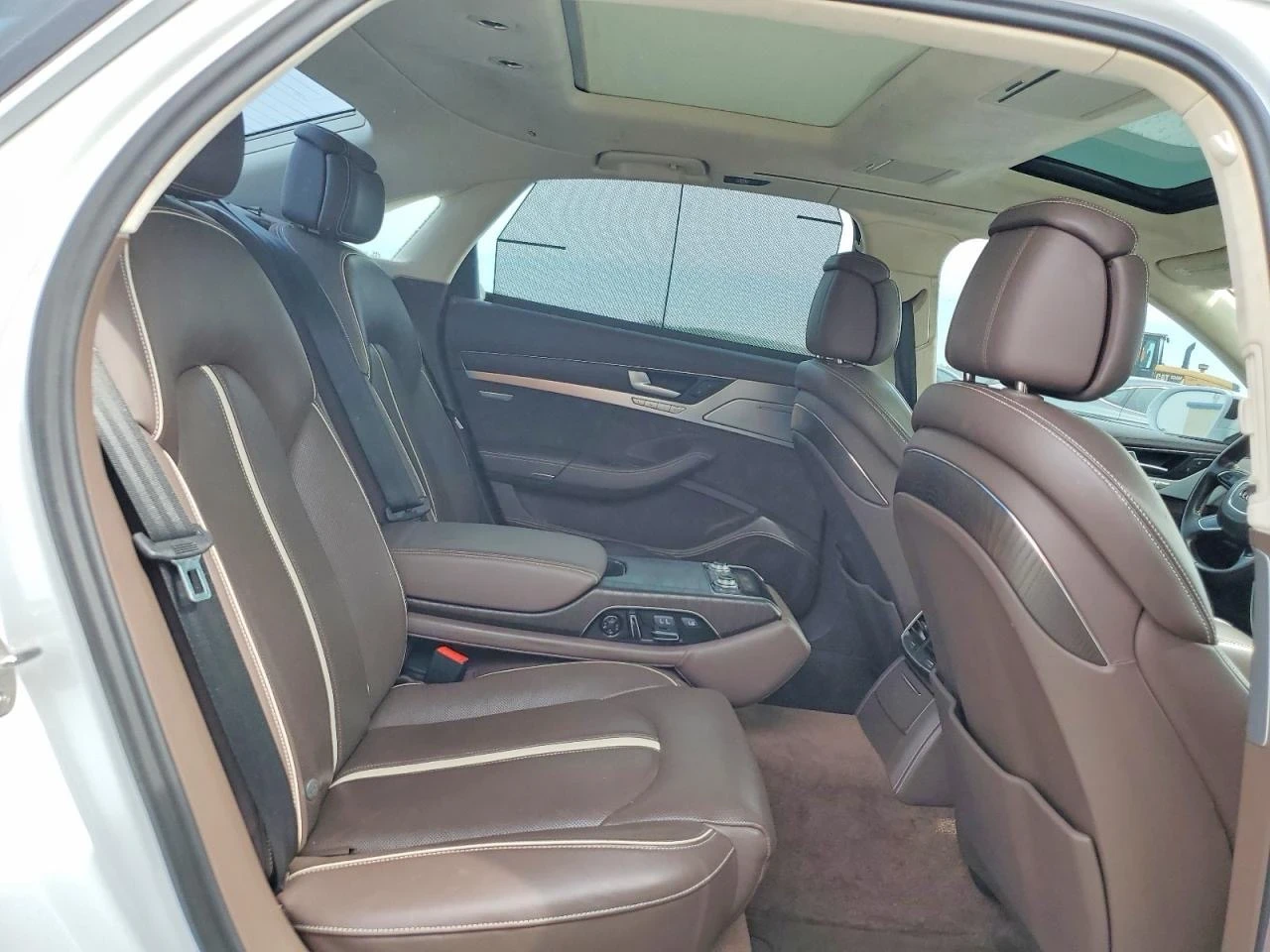 Audi A8 4.0tfsi design selection / пълен пакет кожа, снимка 8 - Автомобили и джипове - 54009393