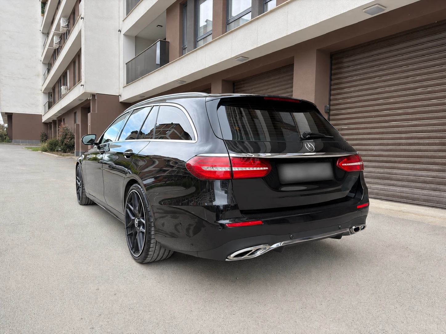 Mercedes-Benz E 220 43 AMG FULL DIGITAL DISTR HEAD UP, снимка 4 - Автомобили и джипове - 54548415