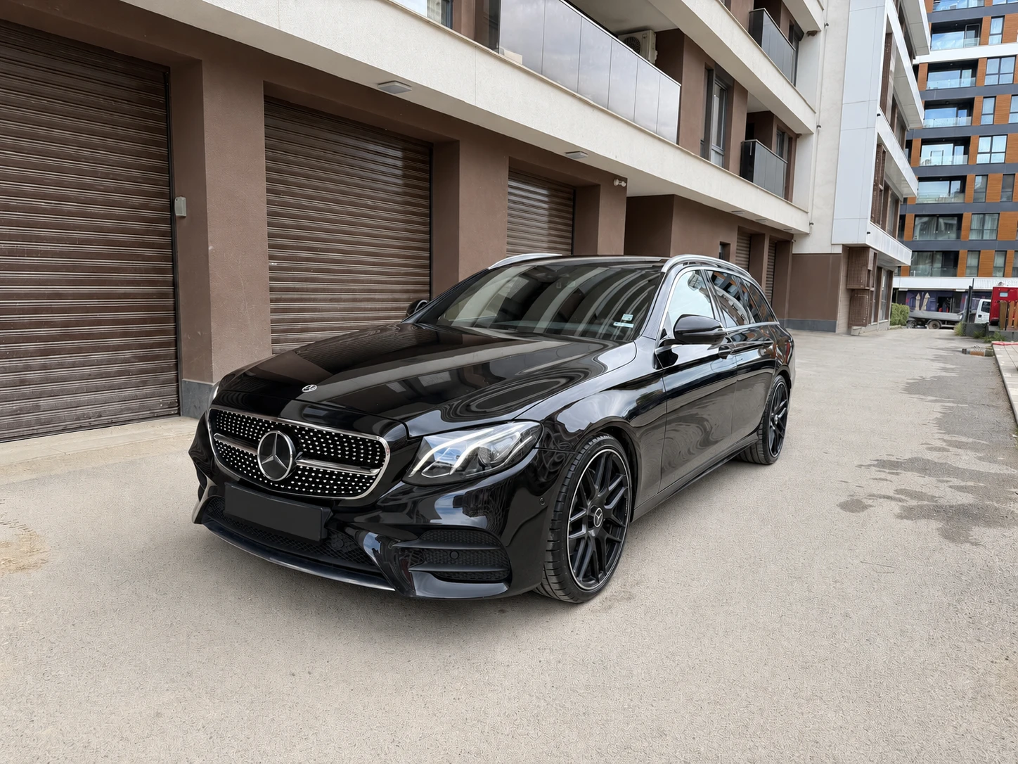 Mercedes-Benz E 220 43 AMG FULL DIGITAL DISTR HEAD UP, снимка 3 - Автомобили и джипове - 54548415