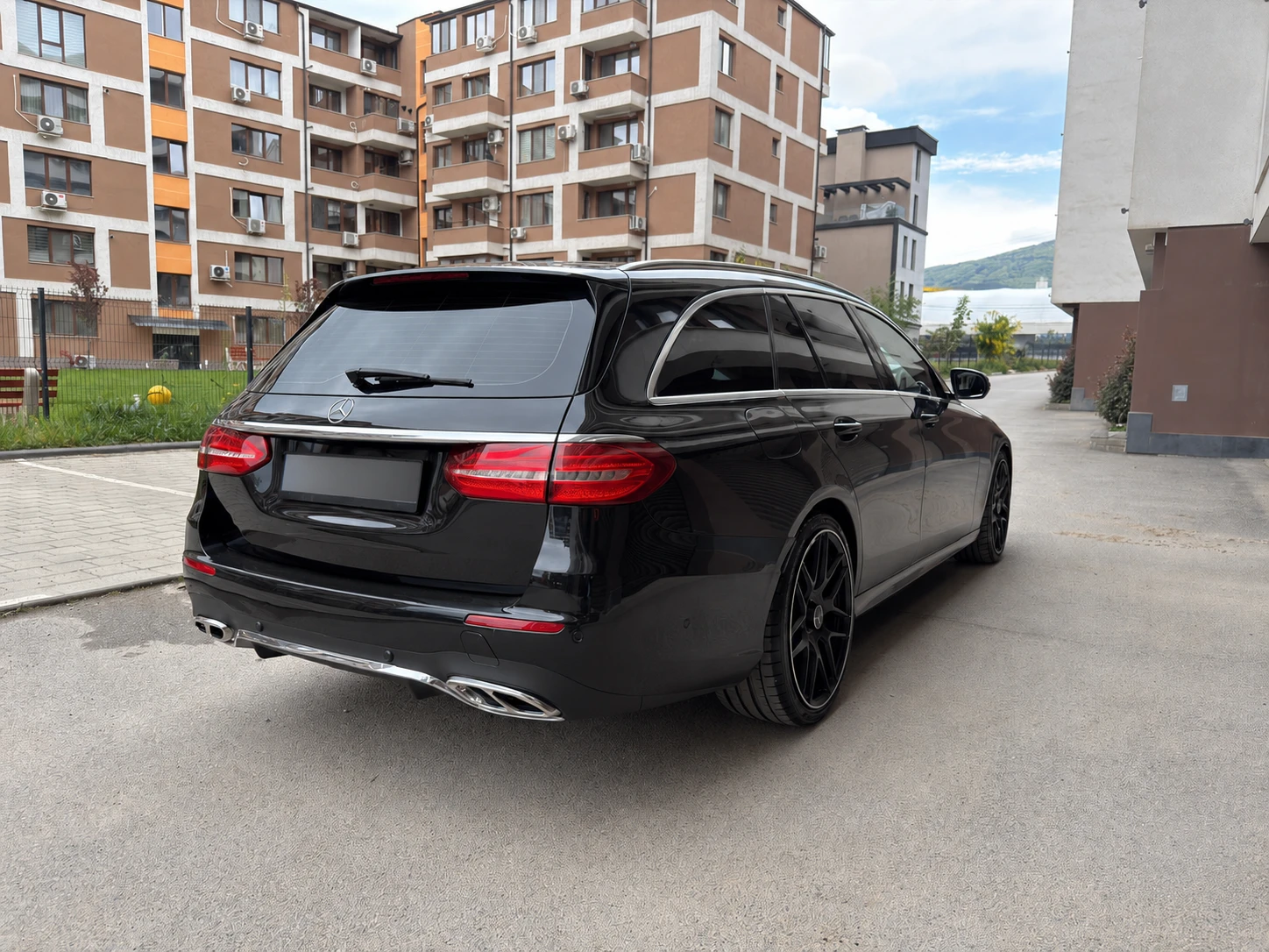 Mercedes-Benz E 220 43 AMG FULL DIGITAL DISTR HEAD UP, снимка 6 - Автомобили и джипове - 54548415