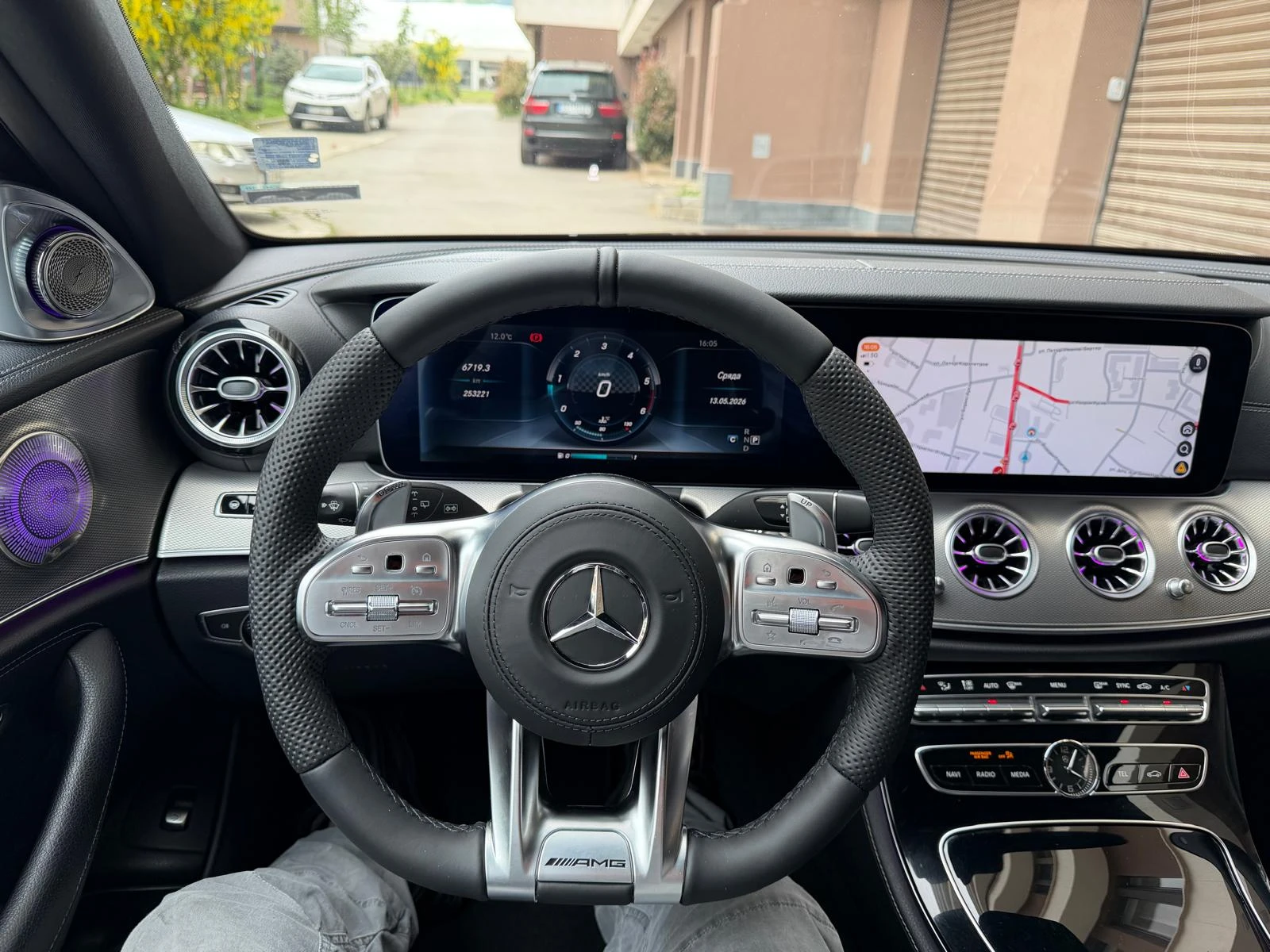 Mercedes-Benz E 220 43 AMG FULL DIGITAL DISTR HEAD UP, снимка 11 - Автомобили и джипове - 54548415