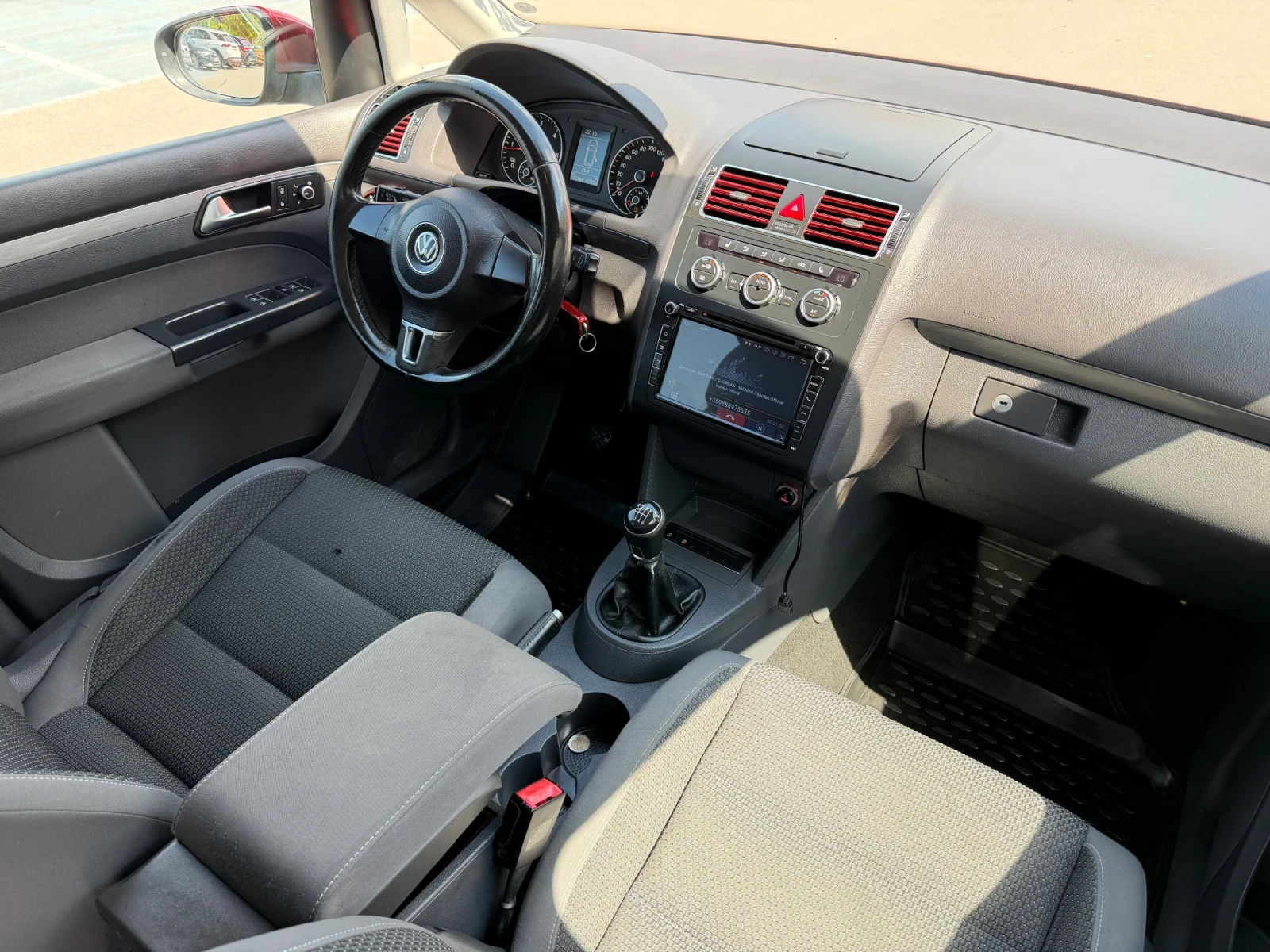 VW Touran 2.0TDI 140к.с. Bluemotion , снимка 8 - Автомобили и джипове - 55103100