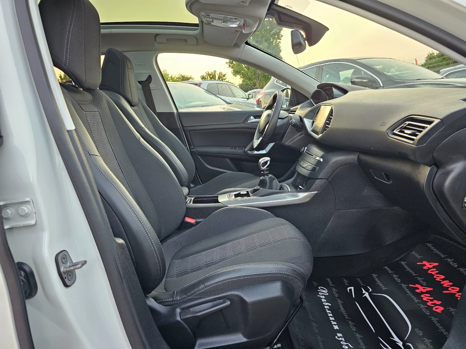 Peugeot 308 1.6HDI, 120к.с., Allure , снимка 9 - Автомобили и джипове - 55106087