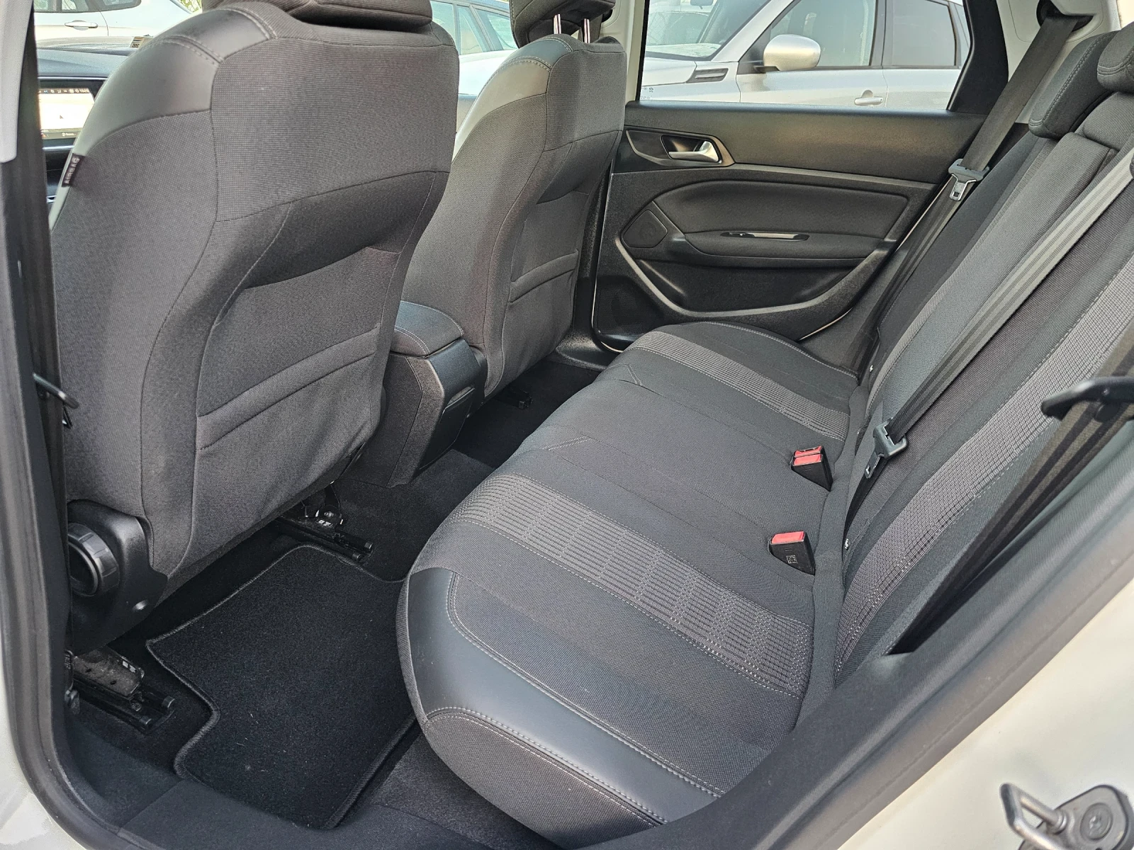 Peugeot 308 1.6HDI, 120к.с., Allure , снимка 10 - Автомобили и джипове - 55106087