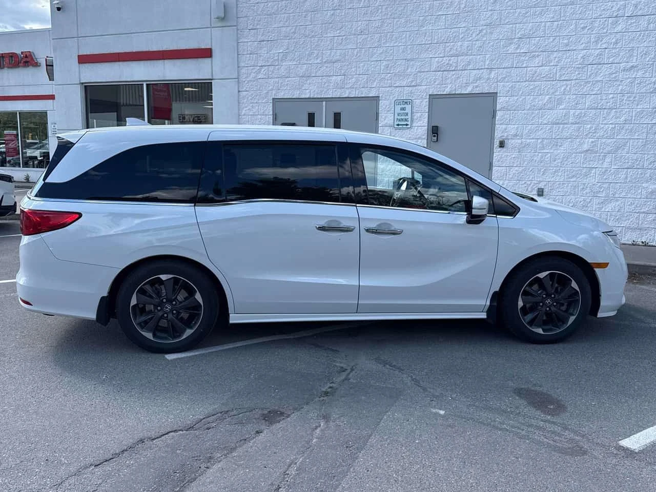 Honda Odyssey * Touring * АВТОКРЕДИТ БЕЗ ПЪРВОНАЧАЛНА ВНСОКА* , снимка 3 - Автомобили и джипове - 55157364