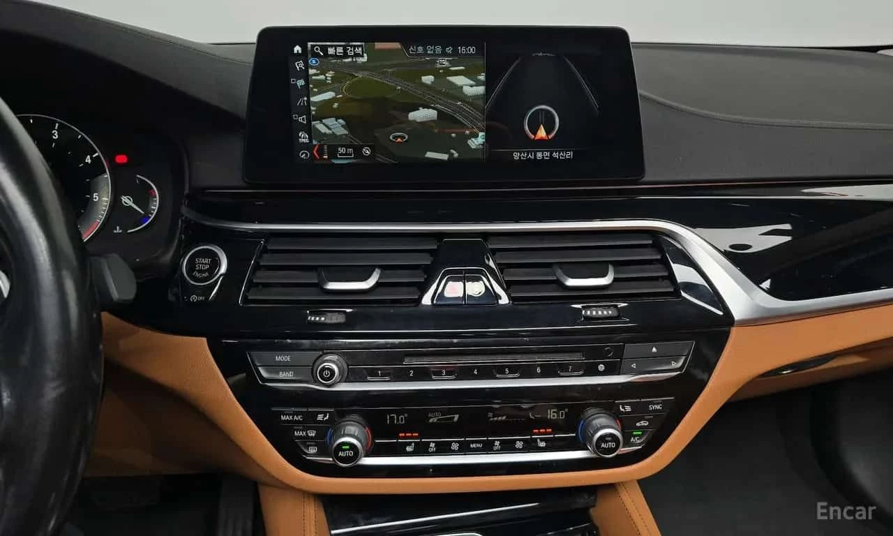 BMW 520 * Luxury Special Edition * ОПЦИЯ ЗА ФИНАНСИРАНЕ, снимка 15 - Автомобили и джипове - 55571688