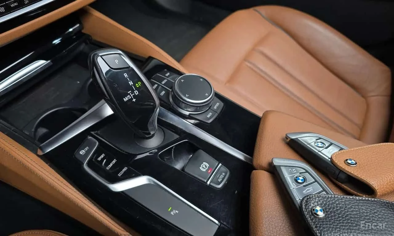 BMW 520 * Luxury Special Edition * ОПЦИЯ ЗА ФИНАНСИРАНЕ, снимка 9 - Автомобили и джипове - 55571688