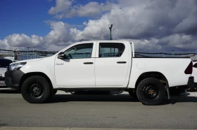 Toyota Hilux 2.4 D-4D/Двойна кабина/4х4/Теглич, снимка 7