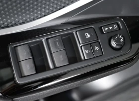 Toyota C-HR GR Sport 184 кс., снимка 11