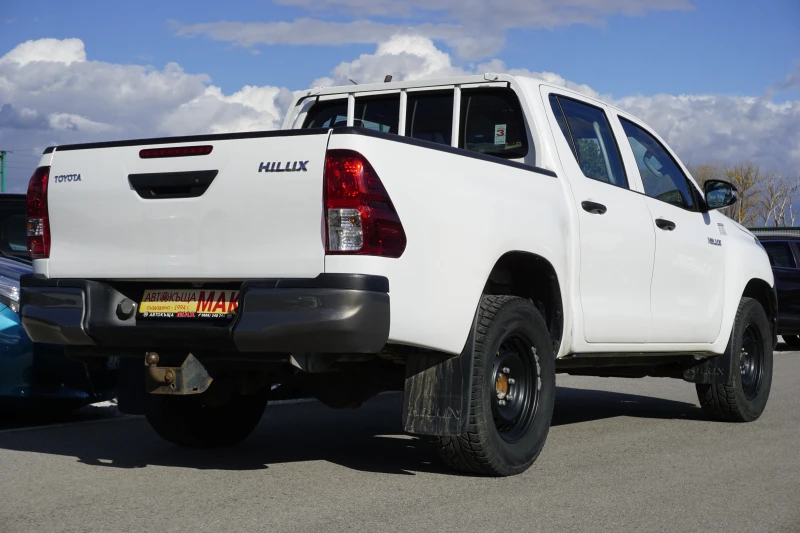 Toyota Hilux 2.4 D-4D/Двойна кабина/4х4/Теглич, снимка 6 - Автомобили и джипове - 52212071