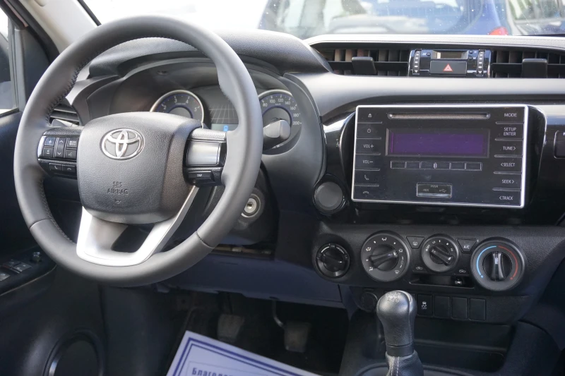 Toyota Hilux 2.4 D-4D/Двойна кабина/4х4/Теглич, снимка 13 - Автомобили и джипове - 52212071