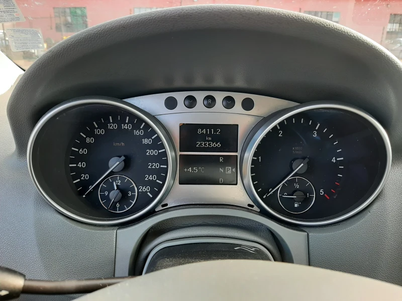 Mercedes-Benz ML 320, снимка 6 - Автомобили и джипове - 53089038
