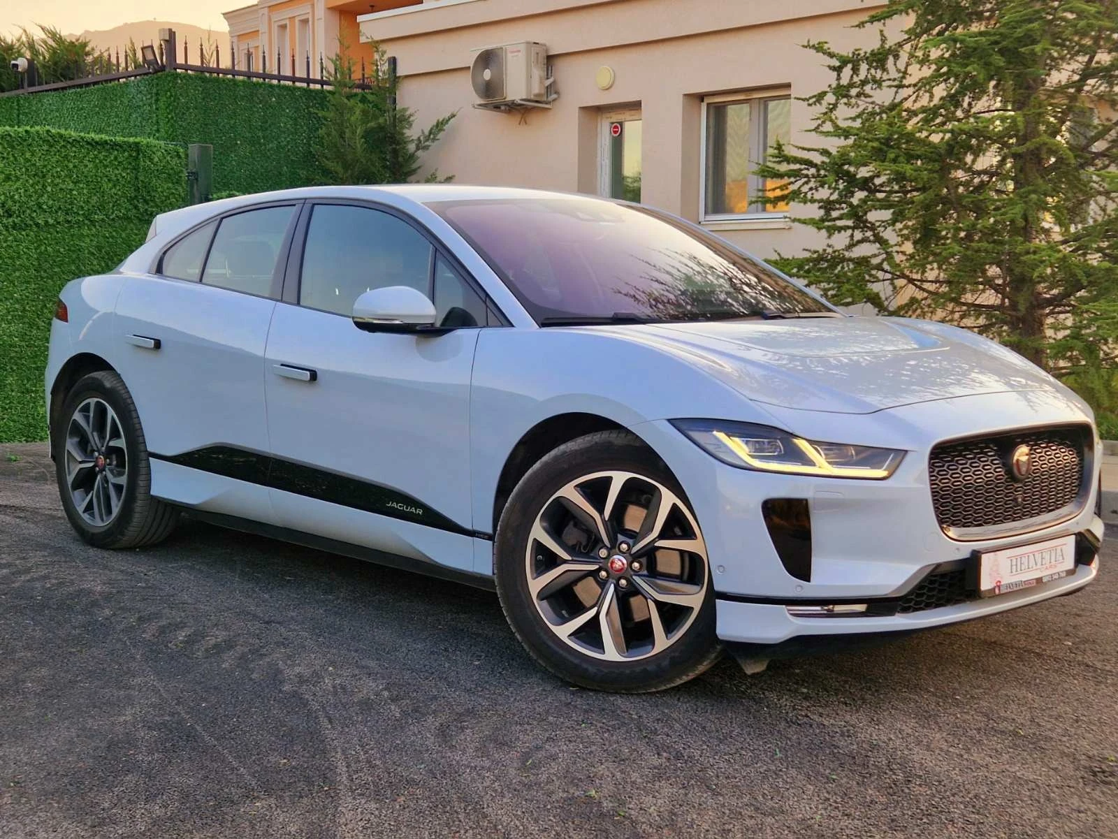 Jaguar I-Pace EV400 AWD - изображение 7