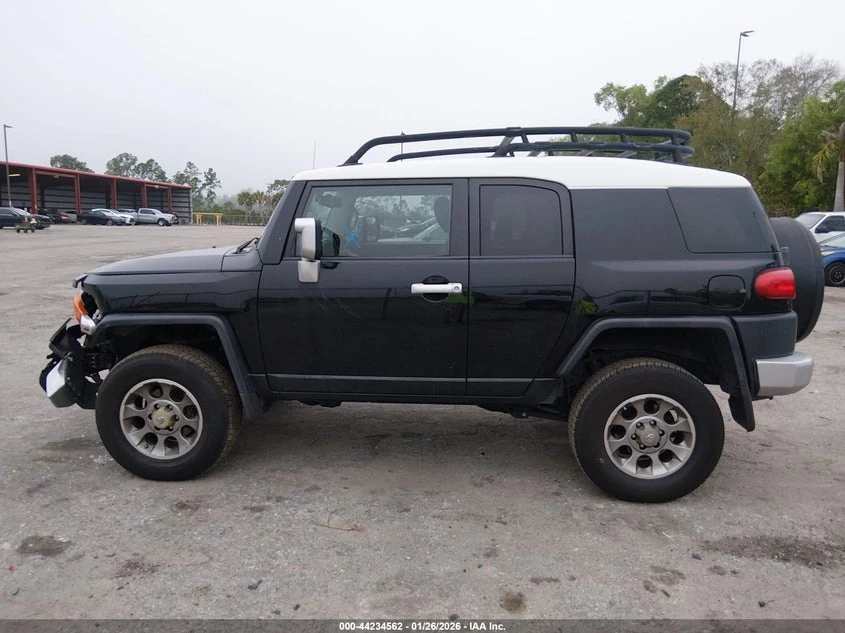 Toyota Fj cruiser 2011 TOYOTA FJ CRUISER - изображение 6