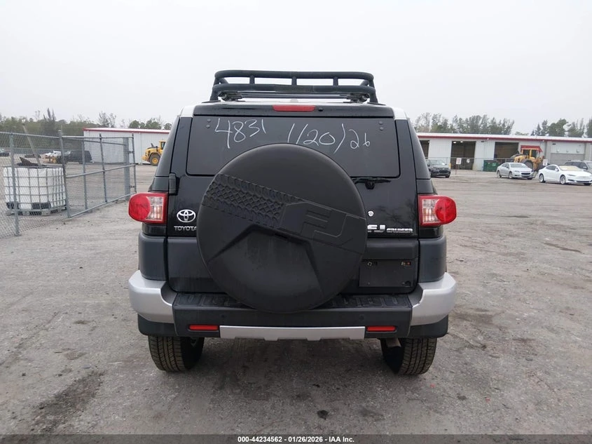 Toyota Fj cruiser 2011 TOYOTA FJ CRUISER - изображение 8