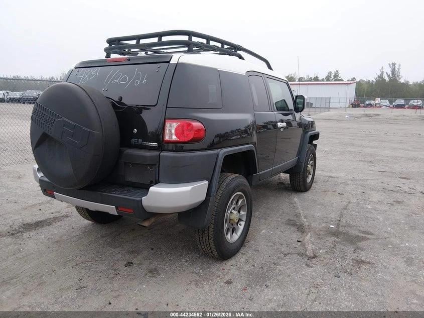 Toyota Fj cruiser 2011 TOYOTA FJ CRUISER - изображение 9