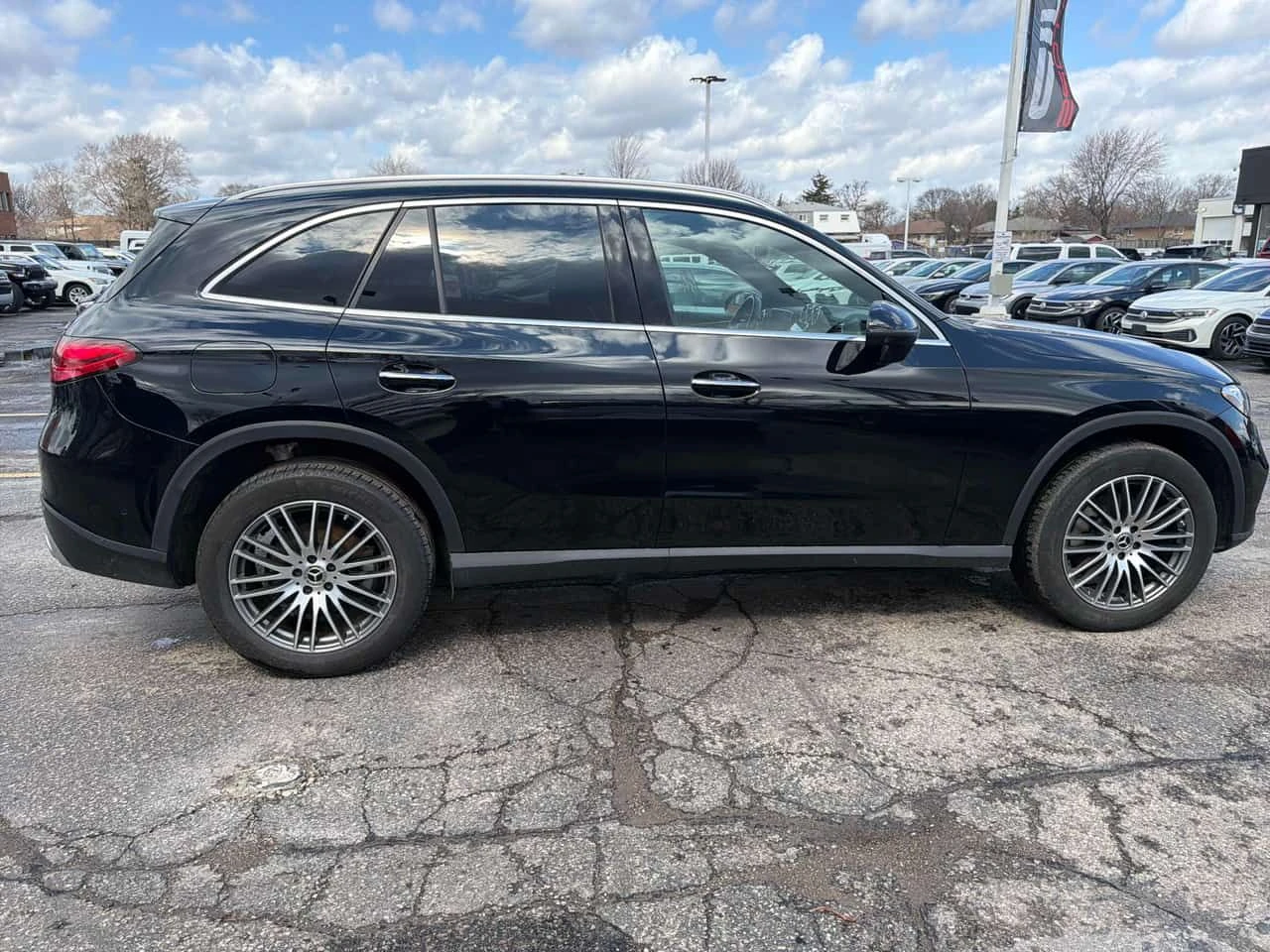 Mercedes-Benz GLC * 300 * CARFAX * ЦЕНА ДО БГ, снимка 3 - Автомобили и джипове - 54089864