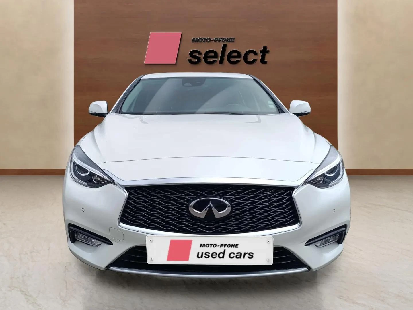 Infiniti Q30 1600, снимка 2 - Автомобили и джипове - 54108317