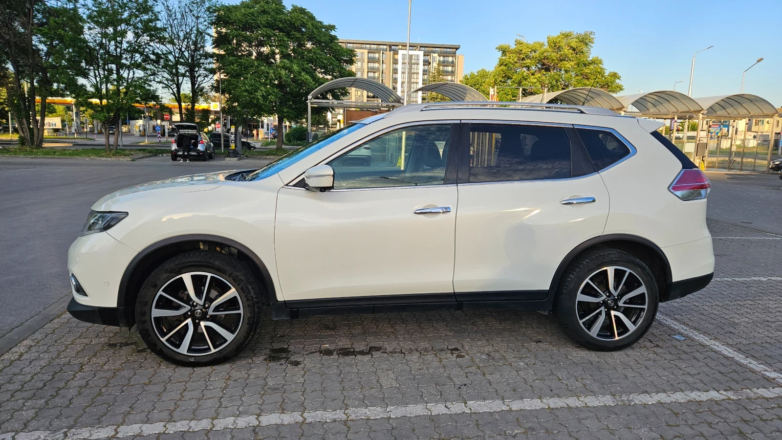 Nissan X-trail Nissan X-Trail 1.6 dCi 4WD Tekna full (2016), 130 , снимка 5 - Автомобили и джипове - 54726268