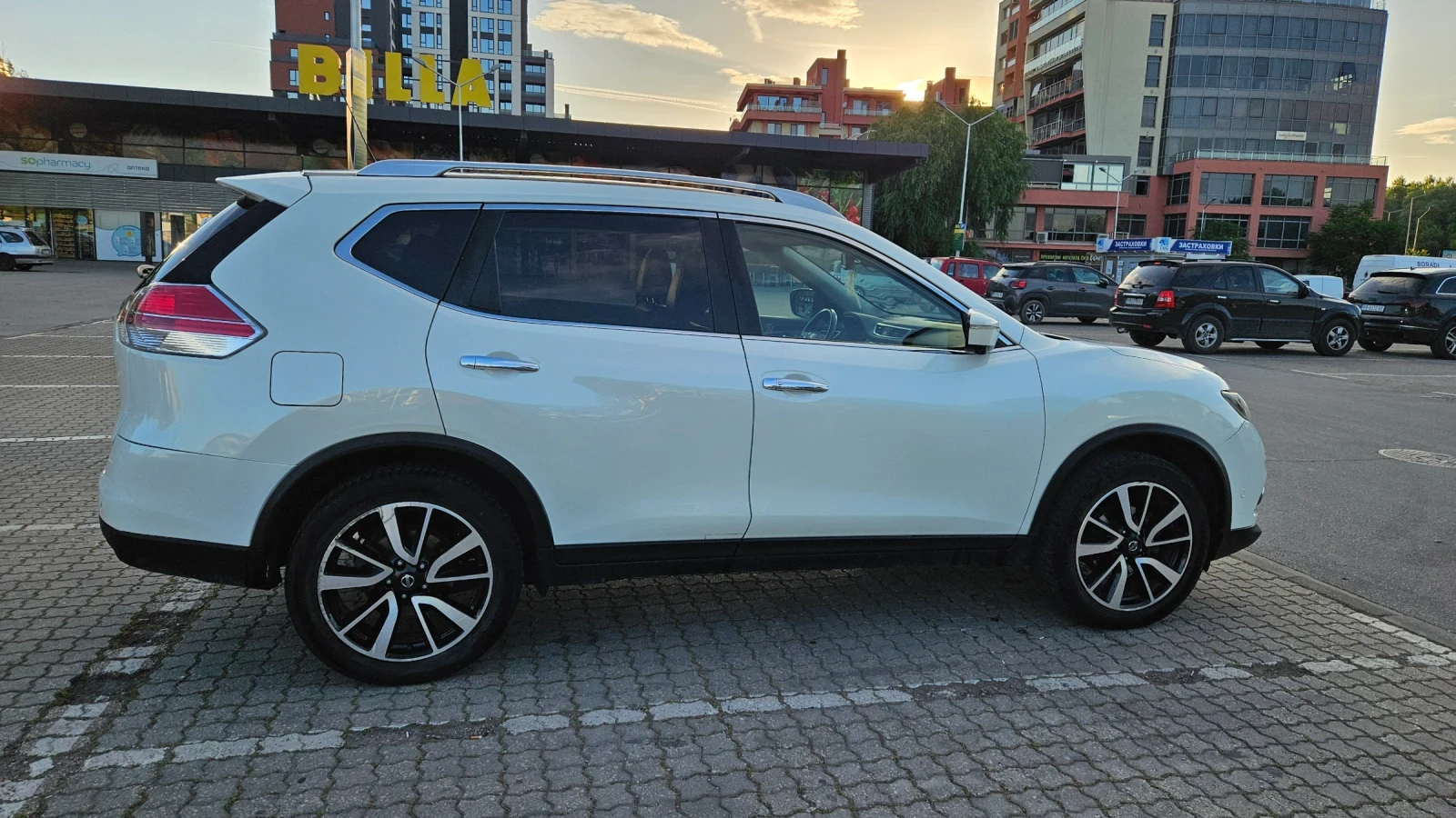 Nissan X-trail Nissan X-Trail 1.6 dCi 4WD Tekna full (2016), 130 , снимка 3 - Автомобили и джипове - 54726268