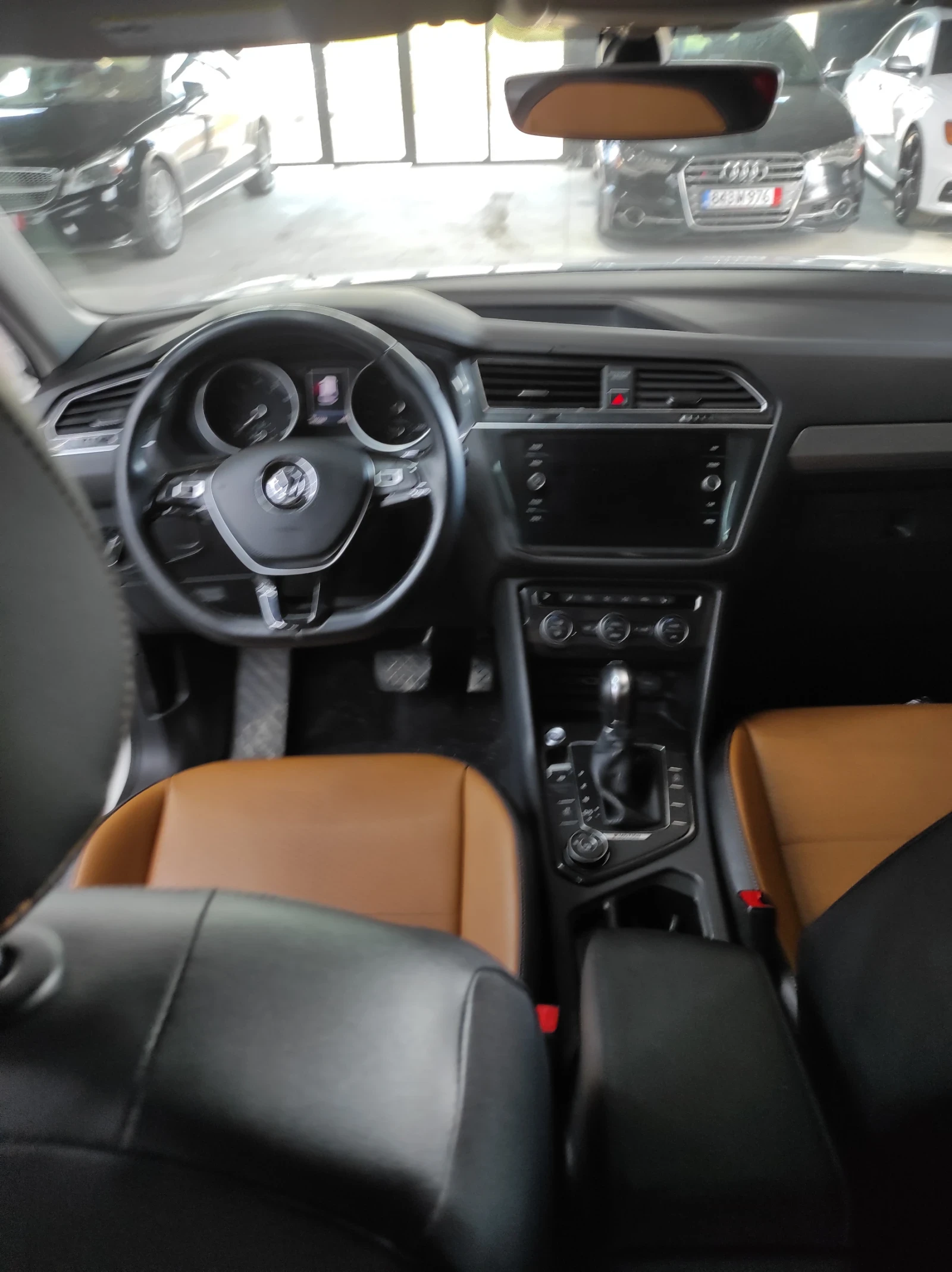 VW Tiguan, снимка 12 - Автомобили и джипове - 55790097