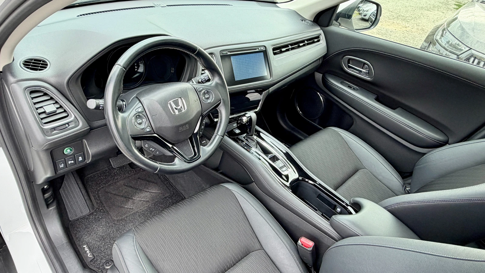 Honda Hr-v 1.5i 70хил.км. Автоматик Внос Швейцария!LED, Navi , снимка 10 - Автомобили и джипове - 55830656