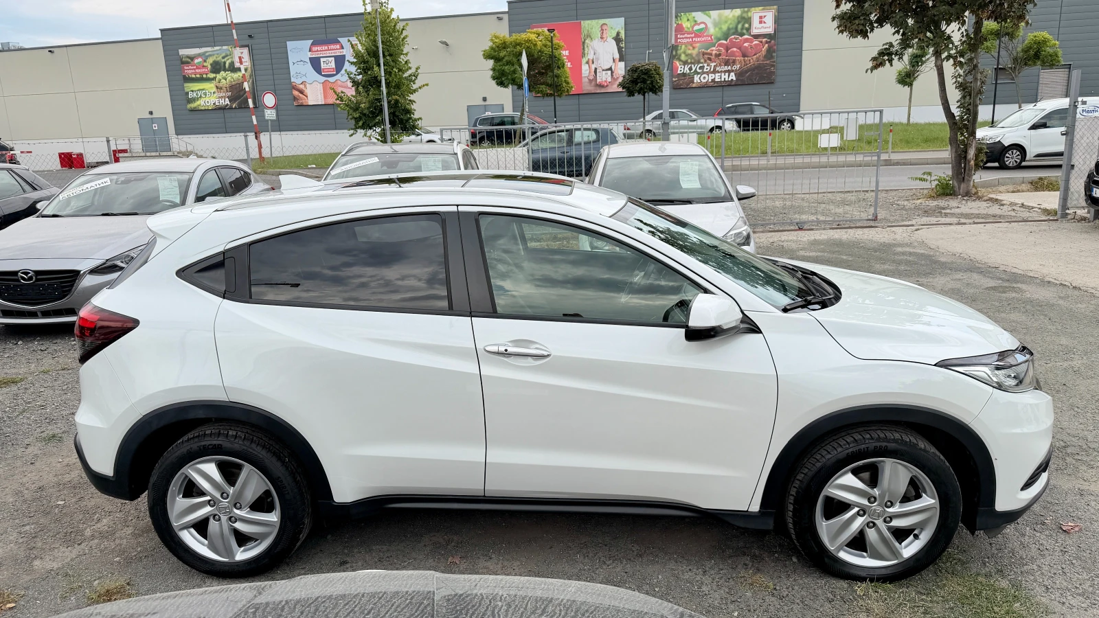 Honda Hr-v 1.5i 70хил.км. Автоматик Внос Швейцария!LED, Navi , снимка 4 - Автомобили и джипове - 55830656