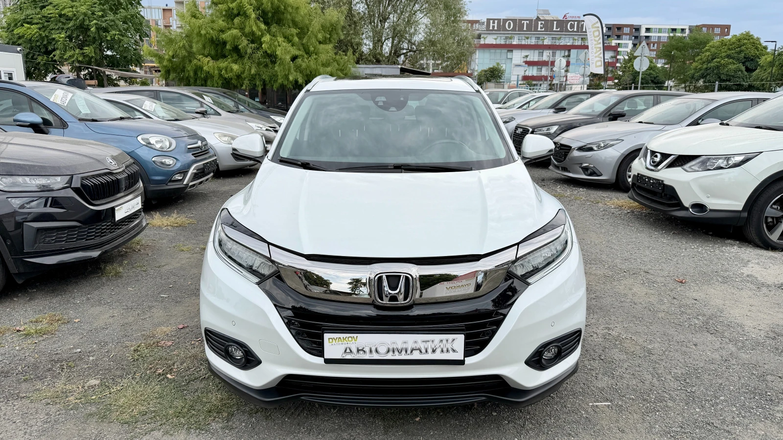 Honda Hr-v 1.5i 70хил.км. Автоматик Внос Швейцария!LED, Navi , снимка 2 - Автомобили и джипове - 55830656