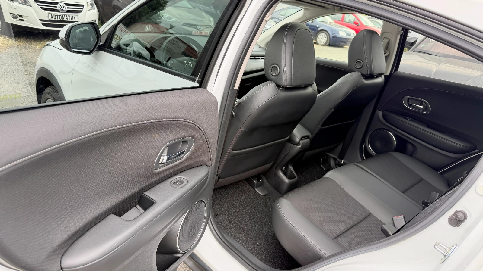 Honda Hr-v 1.5i 70хил.км. Автоматик Внос Швейцария!LED, Navi , снимка 11 - Автомобили и джипове - 55830656