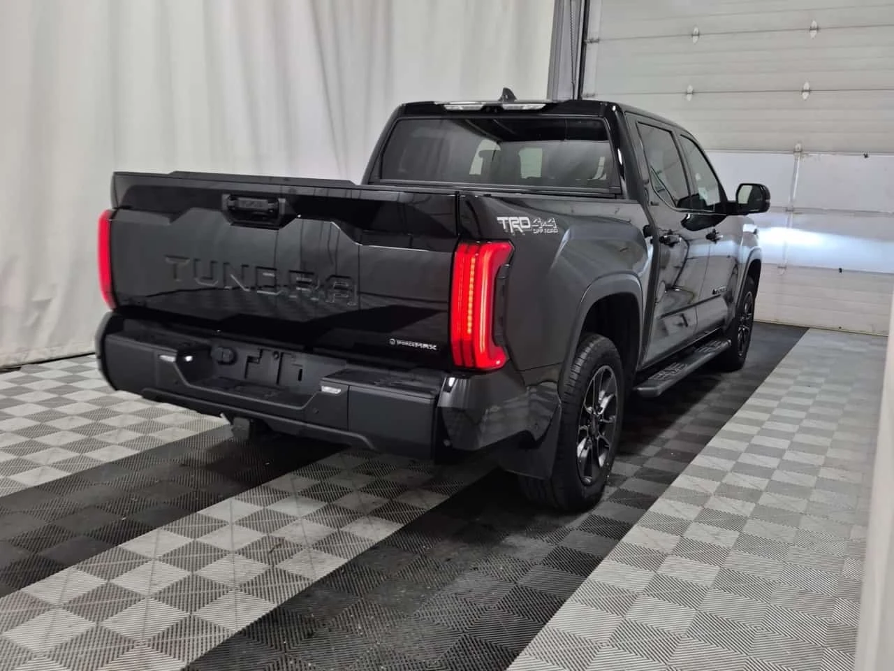 Toyota Tundra * LIMITED HYBRID CREW CAB SHORT BED * CARFAX *  | Mobile.bg � ����������� 3