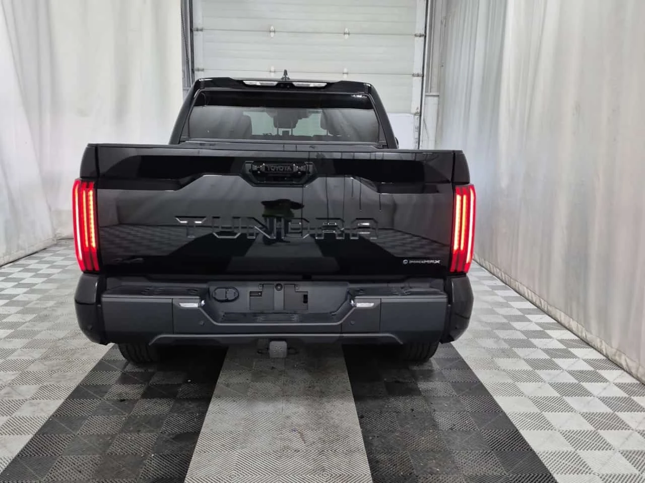 Toyota Tundra * LIMITED HYBRID CREW CAB SHORT BED * CARFAX *  | Mobile.bg � ����������� 17