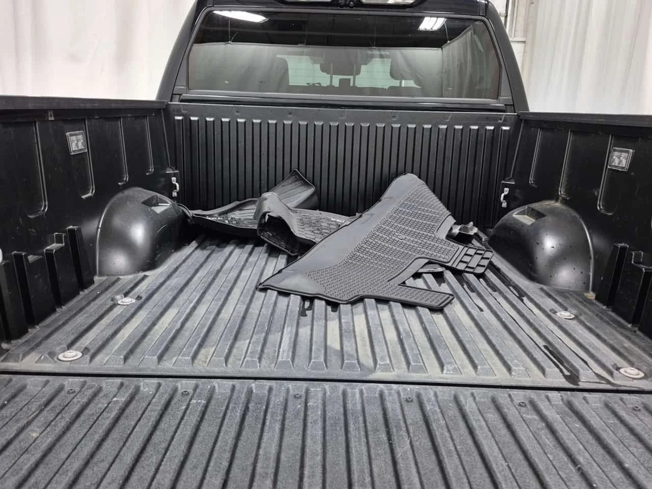 Toyota Tundra * LIMITED HYBRID CREW CAB SHORT BED * CARFAX *  | Mobile.bg � ����������� 14
