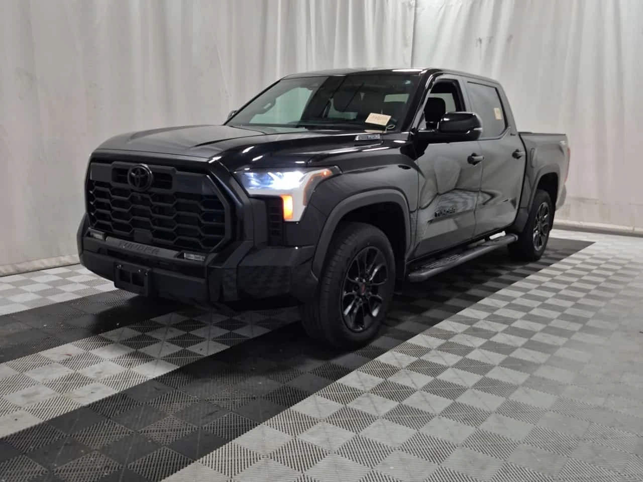 Toyota Tundra * LIMITED HYBRID CREW CAB SHORT BED * CARFAX * 