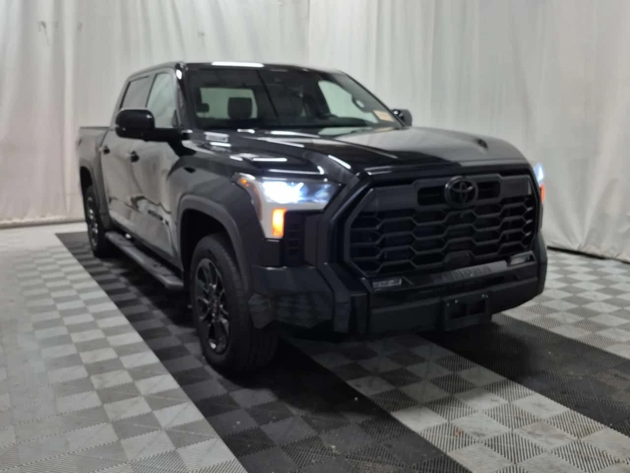 Toyota Tundra * LIMITED HYBRID CREW CAB SHORT BED * CARFAX *  | Mobile.bg � ����������� 2