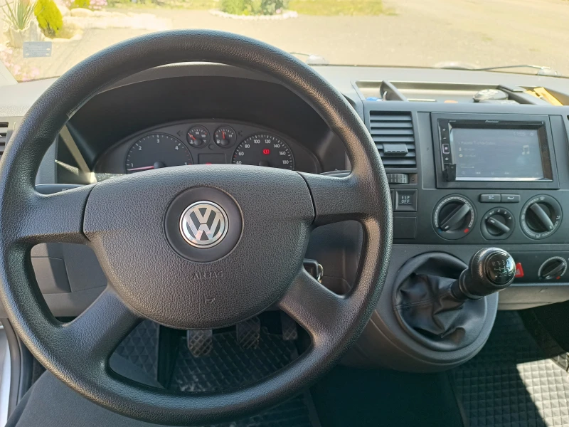 VW Multivan T5 2.5 TDI Startline, снимка 8 - Бусове и автобуси - 49979324