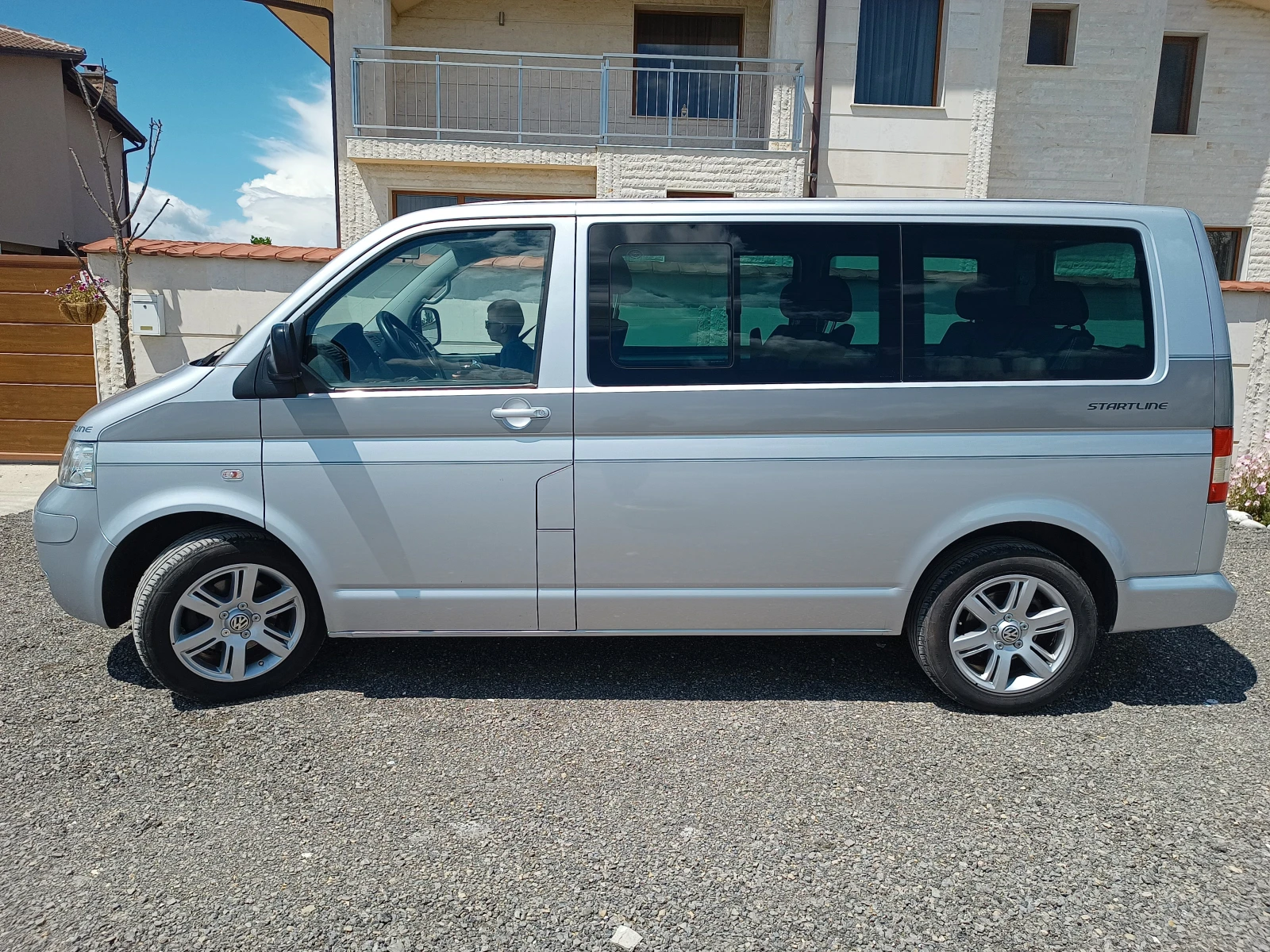 VW Multivan T5 2.5 TDI Startline - изображение 4