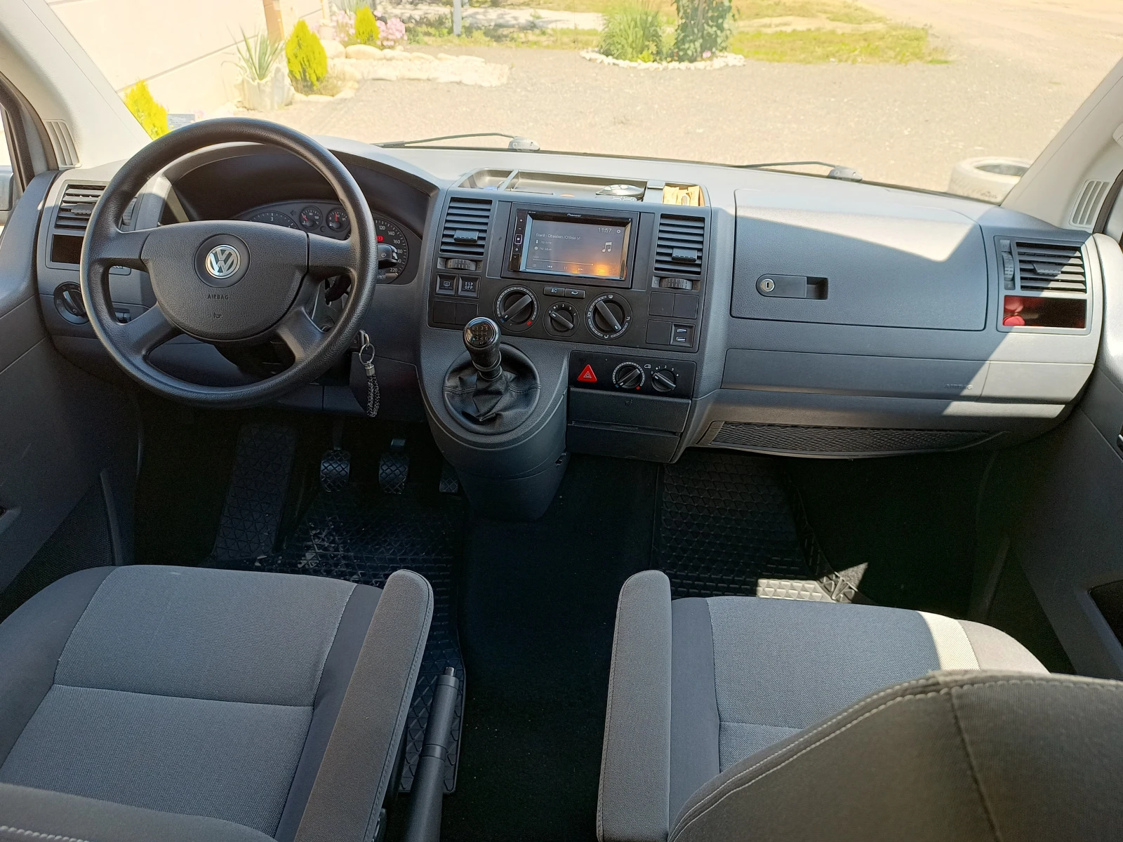 VW Multivan T5 2.5 TDI Startline - изображение 9