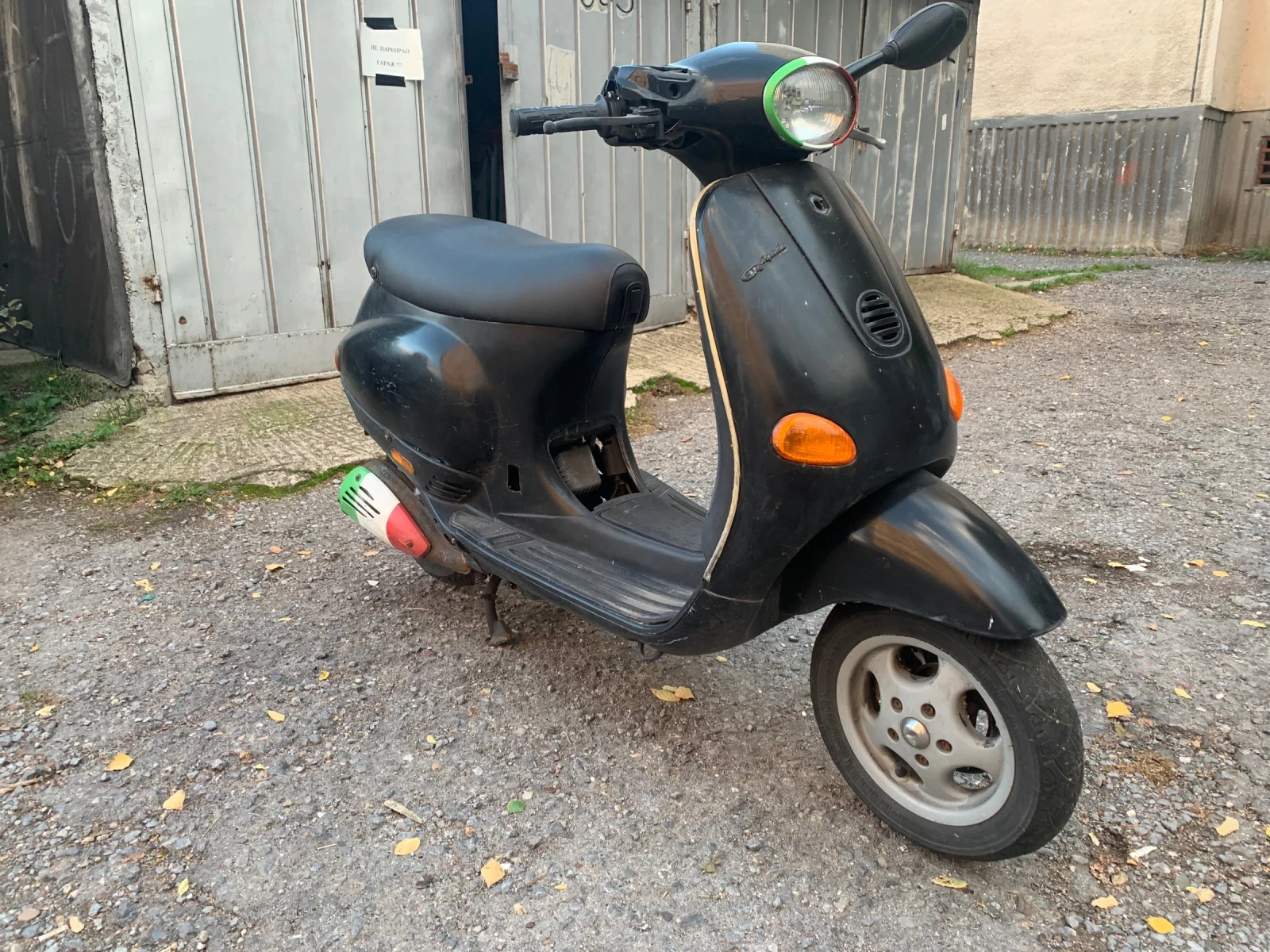 Vespa 50 ET04 50cc  Б Категория  (СЪС ДОКУМЕНТИ) | Mobile.bg — изображение 1