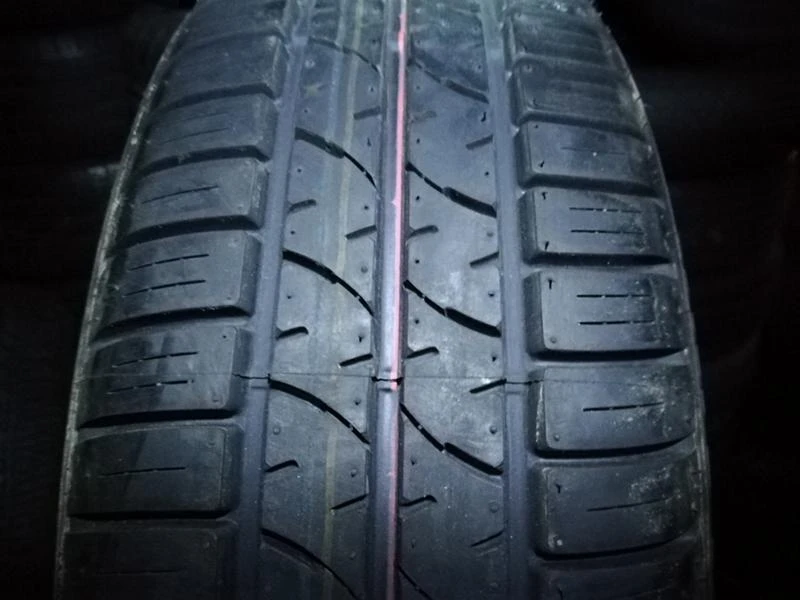 Гуми Летни 195/60R15, снимка 1 - Гуми и джанти - 20892134