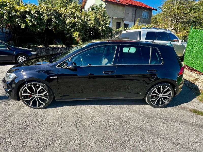 VW Golf R-line, Keyless, Ceramic, Обслужен, LED, снимка 7 - Автомобили и джипове - 52450792